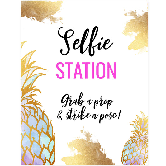 Selfie Station Sign - Gold Pineapple